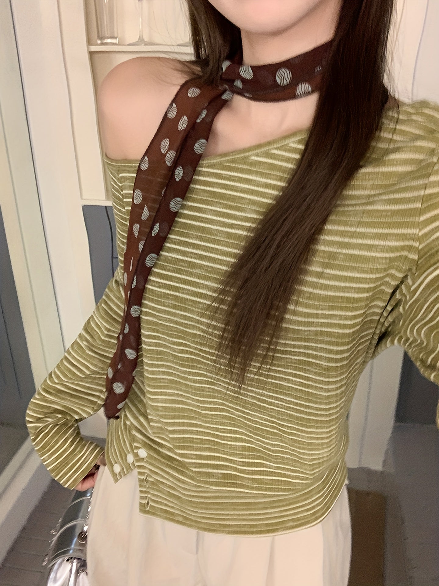 Women'S Y2K Off-the-Shoulder Long Sleeve T-Shirt - White & Brown Color-Block Top, Soft Breathable Fabric for Casual & Formal Outfits, Everyday Chic Blouse for Women, Versatile Clothing, Trendy Fashion, Comfortable Fit, Stylish Shirt, Fashion Lovers