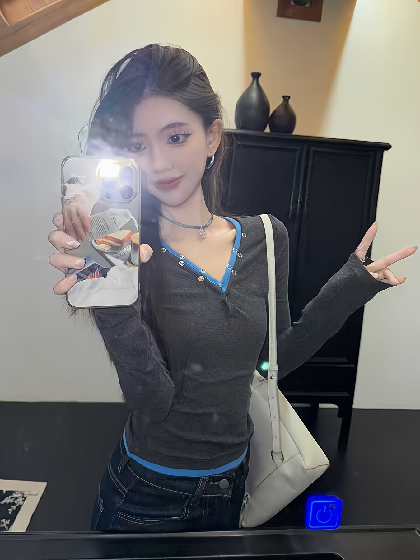 Women'S Gray V-Neck Long Sleeve T-Shirt - Chic Two-Tone Design with Blue Accents