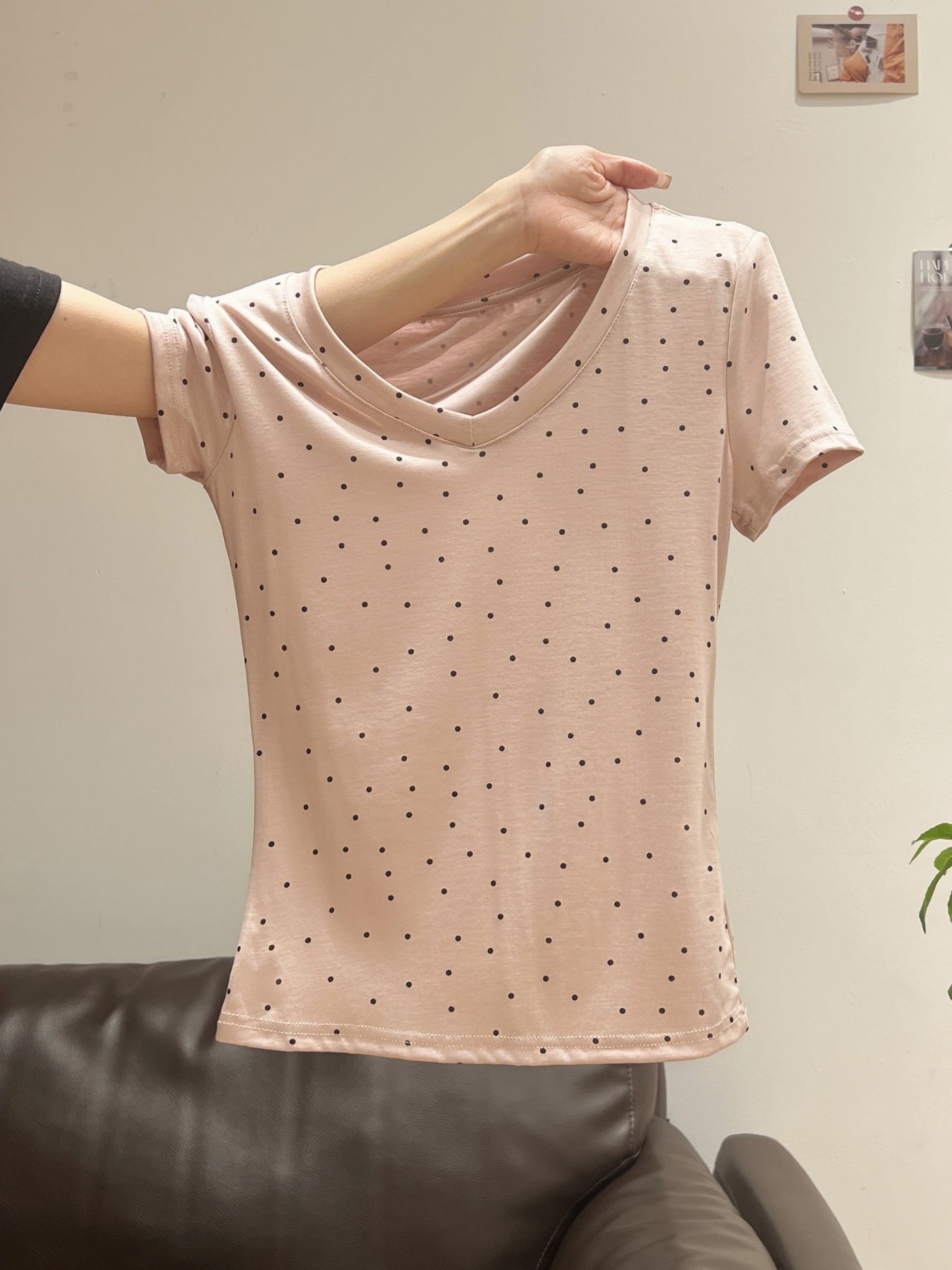 Women'S Light Pink Polka Dot V-Neck T-Shirt - Slim Fit Short Sleeve Top, Breathable Summer Casual Wear