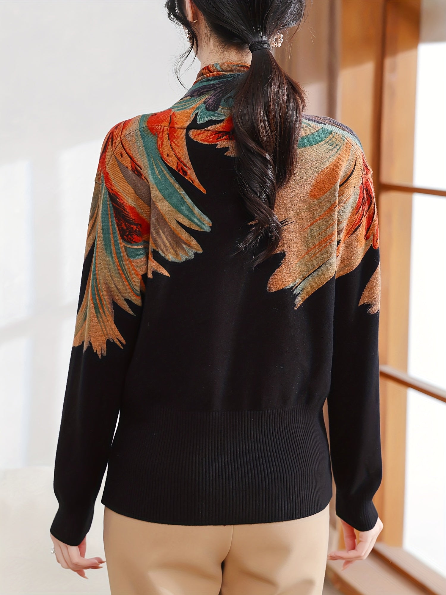Women's Elegant Long-Sleeve Sweater - Multicolor Print