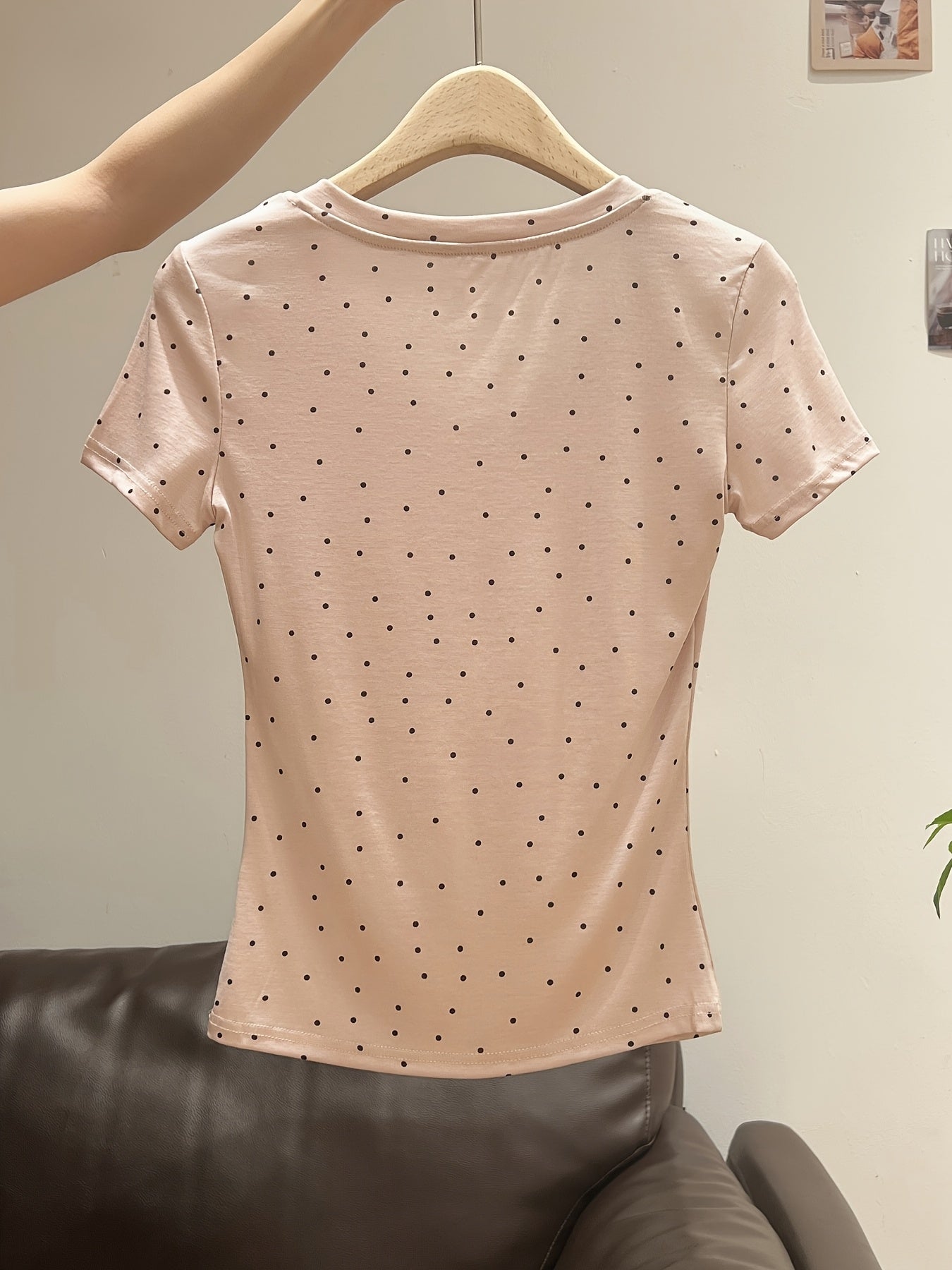 Women'S Light Pink Polka Dot V-Neck T-Shirt - Slim Fit Short Sleeve Top, Breathable Summer Casual Wear