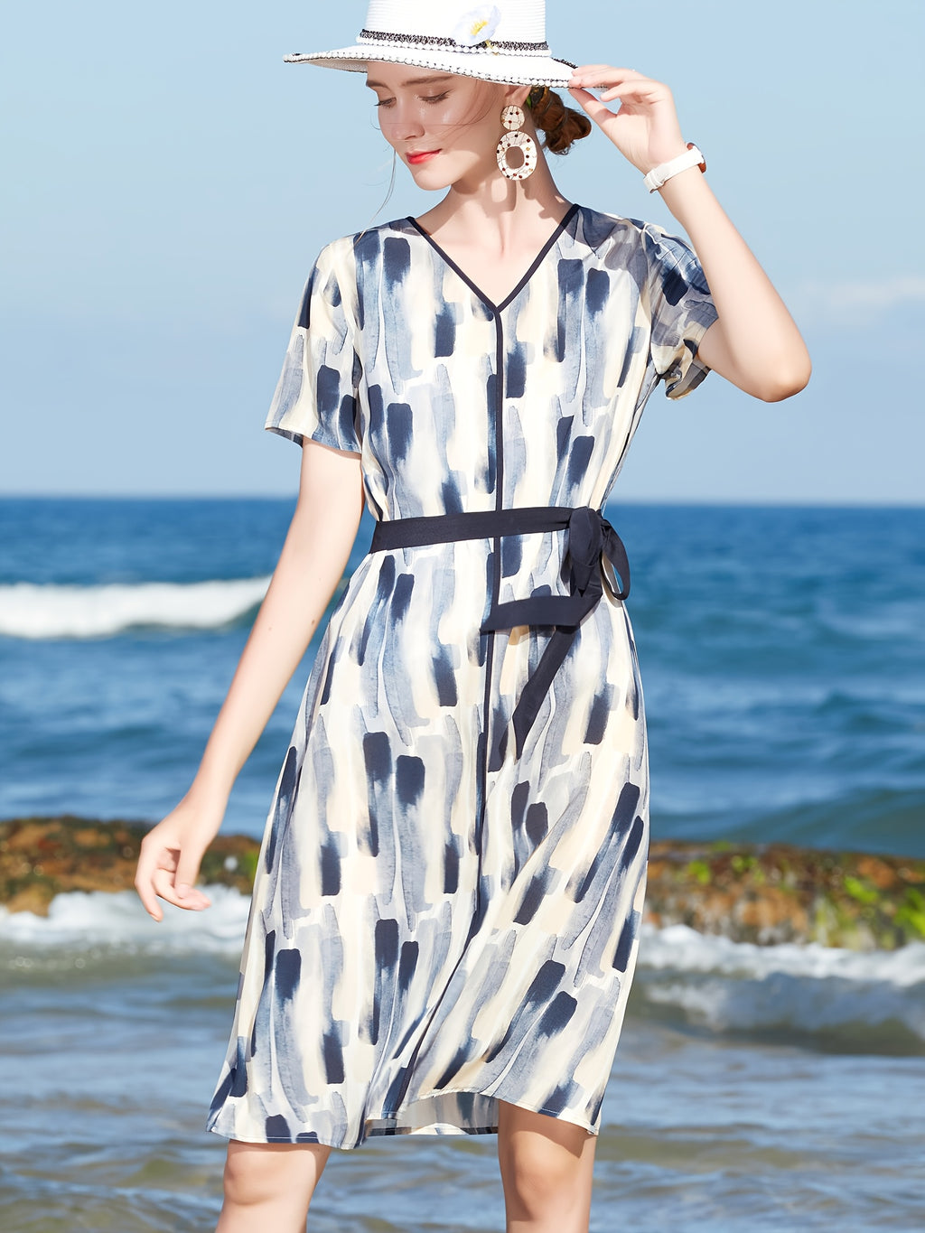 2025 New Women'S Floral Print Dress - Chic V-Neck, Short Sleeve, Waist-Cinching, Breathable