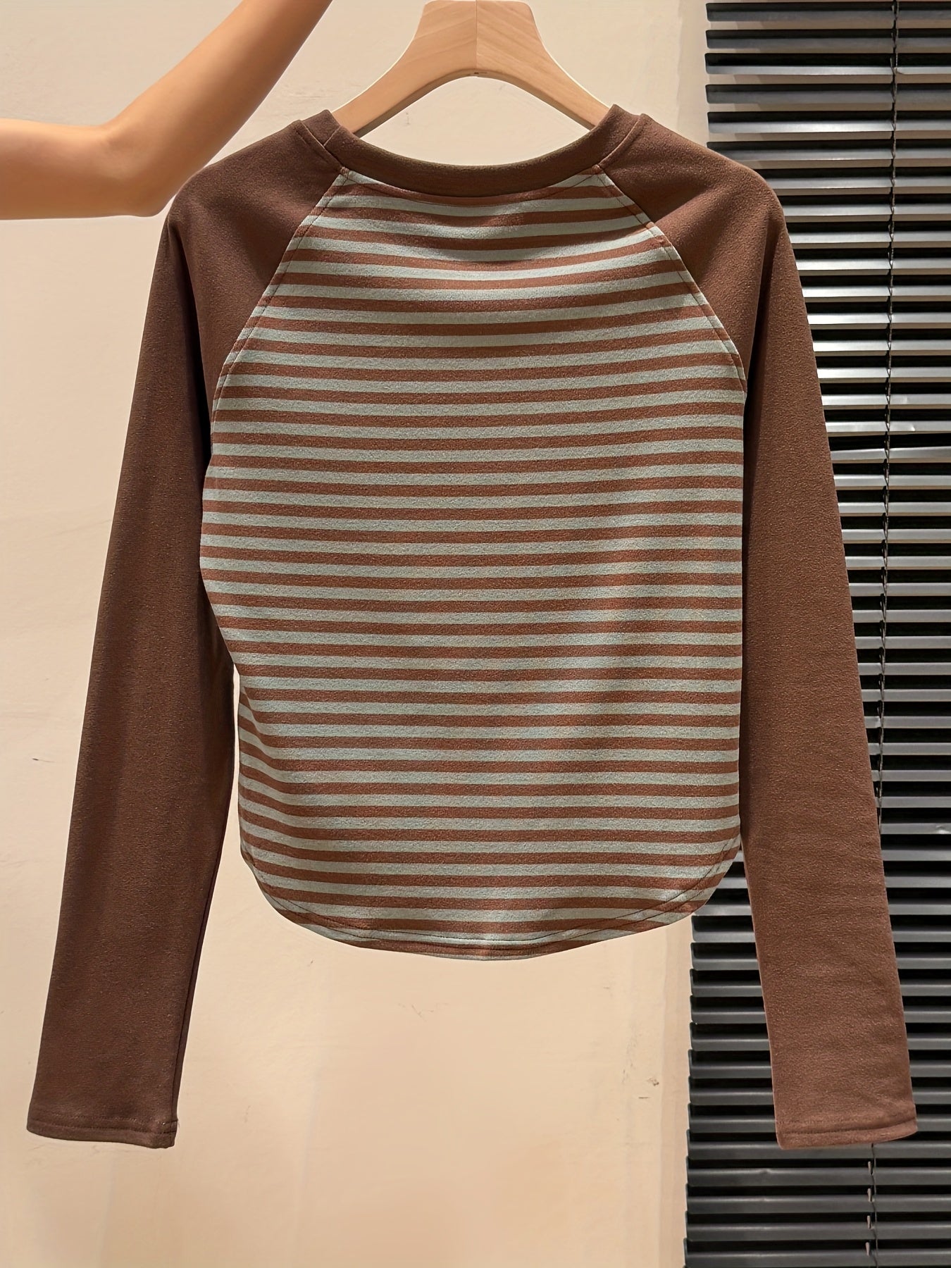 Women's Elegant Retro Brown\u002FBeige\u002FWhite Striped Long Sleeve T-Shirt