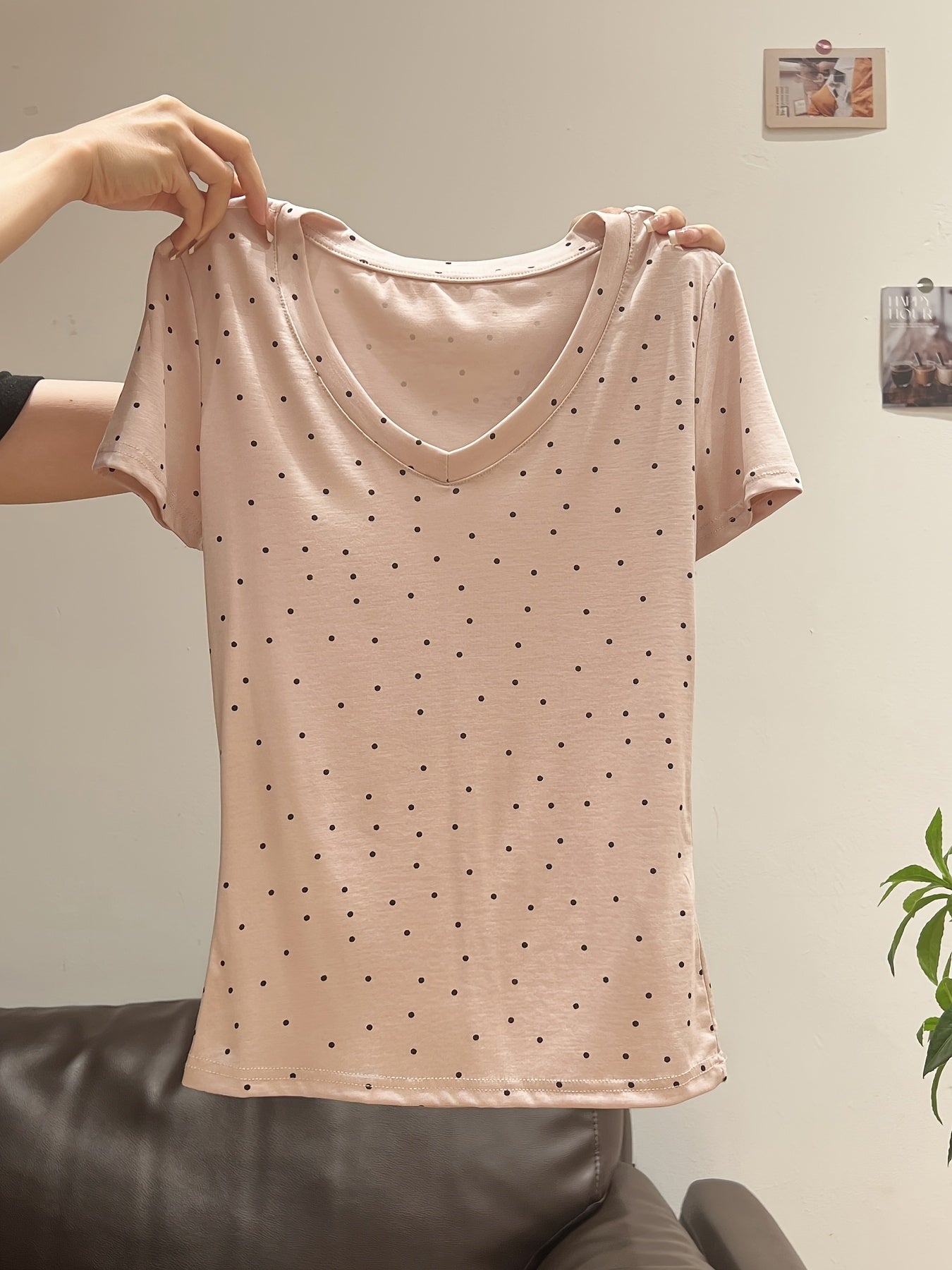 Women'S Light Pink Polka Dot V-Neck T-Shirt - Slim Fit Short Sleeve Top, Breathable Summer Casual Wear